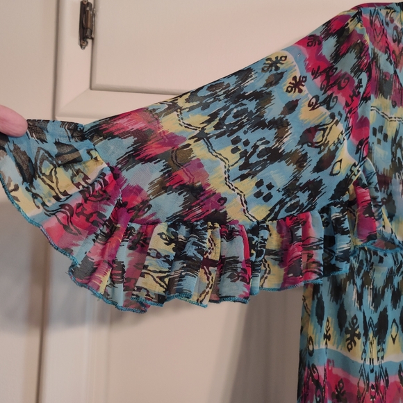 R Cinco Ranch Vibrant Patterned Top - Picture 6 of 8